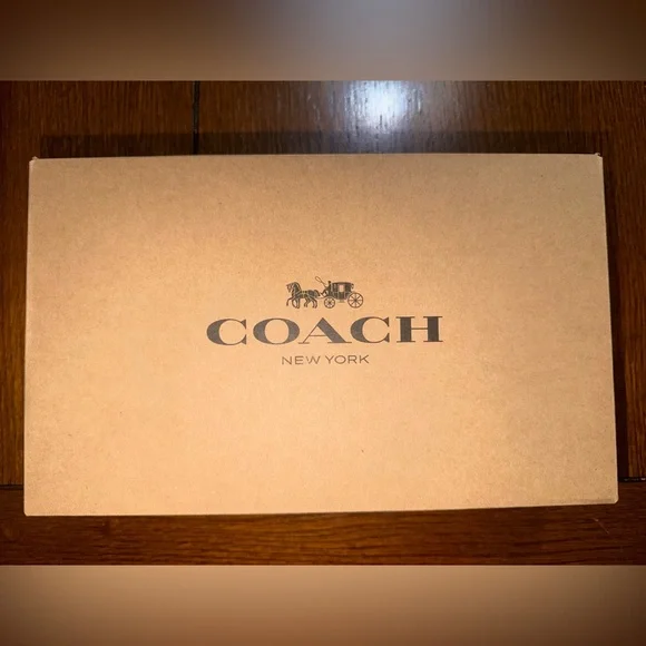 Coach Glove Tanned Leather and Pig Suede Jewelry Box - Picture 11 of 11
